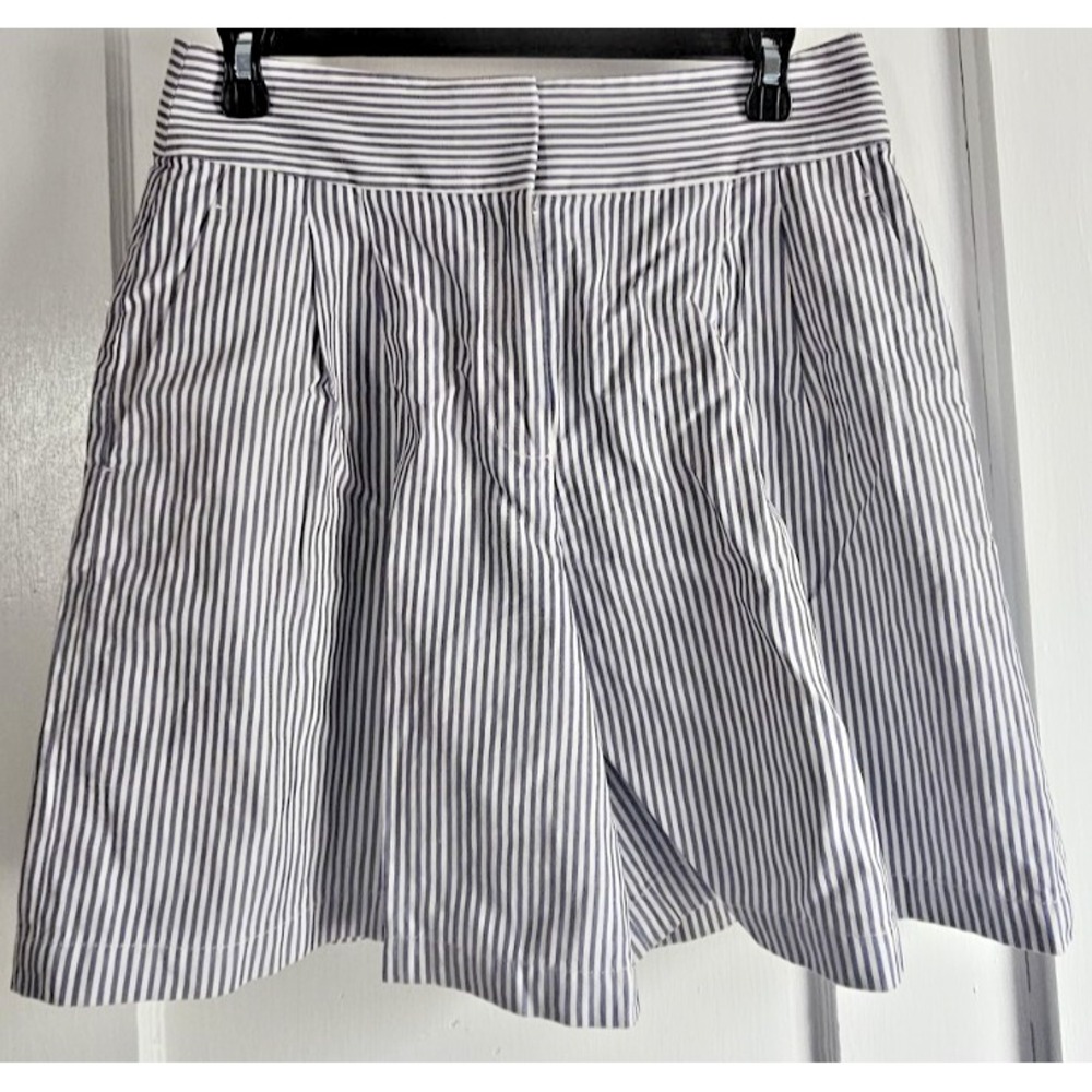 NWOT LAFAYETTE148‎ Leroy striped blue white pleated front shorts 4 pockets US 2